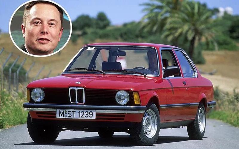 BMW ۳۲۰i ۱۹۷۸ با قیمت ۹ هزار و ۳۱۵ دلاری یکی از خودروهای کلکسیون ایلان ماسک است.