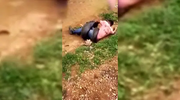 لحظه هولناک شکار یک مرد توسط مار آناکوندای غول پیکر + فیلم