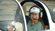 نخستین خلبان زن بدون دست پرواز کرد+عکس