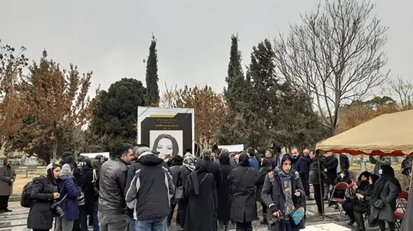 پردیس افکاری در کنار مهری ودادیان آرام گرفت + عکس