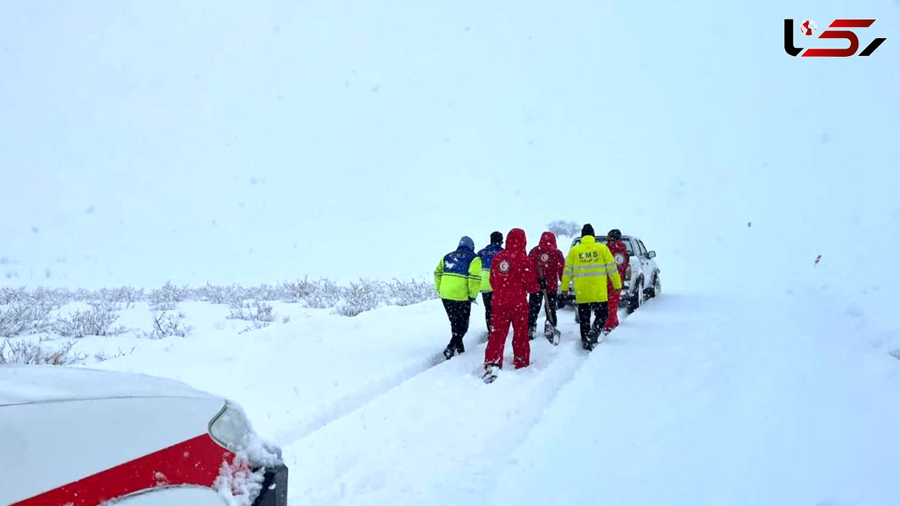 نجات زن باردار در برف و کولاک سپیدان / 7 ساعت عملیات ویژه 