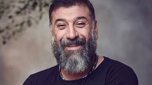 علی انصاریان امروز شرمنده مادرش شد !