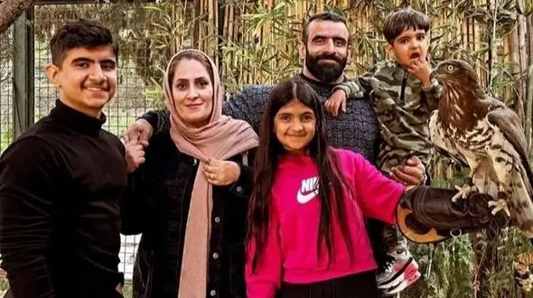 فیلم/ هادی چوپان در ستایش همسرش: کارهای روزانه خانوم من رو 5 تا مثل من نمیتونن انجام بدن برای من 8 وعده غذا درست میکنه، خونه رو مرتب میکنه...