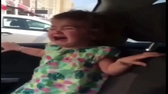 آواز شاد؛ بچه مودی اولش عین ابر بهار گریه میکنه آهنگ زدن چنان رقصید انگار عروسی دعوته