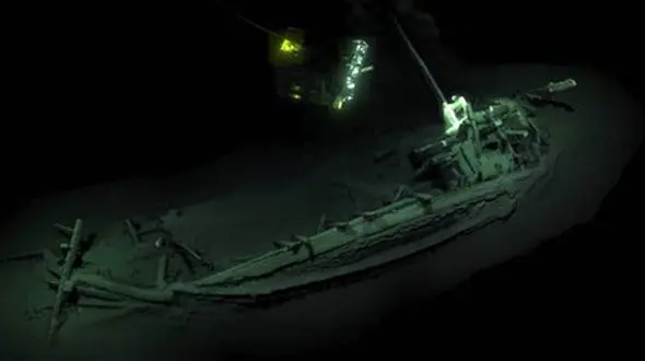 قدیمی‌ترین کشتی جهان در دریای سیاه پیدا شد +عکس