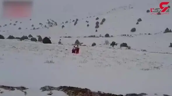 نجات کارگران معدن گانو در برف و کولاک دامغان + فیلم