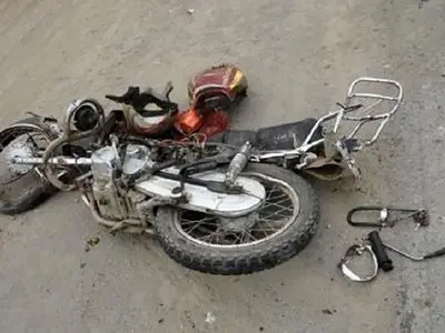 مرگ تلخ 2 مرد جوان موتورسوار زیر چرخ های تریلی در تهران