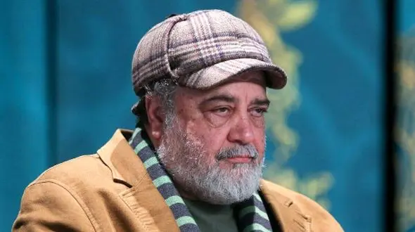 محمدرضا شریفی نیا: رهبر معظم انقلاب در زمینه ادبیات متبحّر هستند خصوصا ادبیات روس؛ خیلی جالب بود که یک روحانی چقدر مسلط بر ادبیات کشورهای دیگه هستند+ویدیو