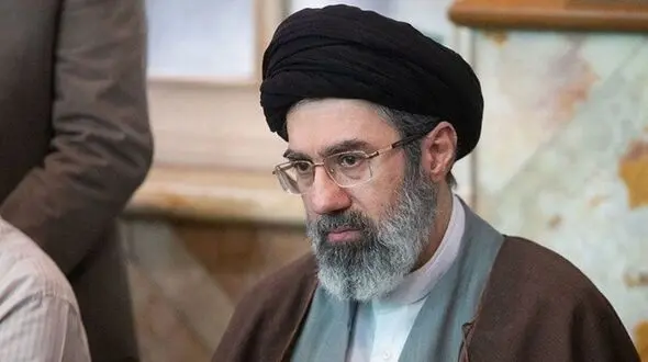 عکس ها / مقایسه کالسکه های  لاکچری فرزندان بازیگران با کالسکه ساده و کهنه دختر آیت الله سید مجتبی خامنه ای / از بهرام رادان و سام درخشانی تا شاهرخ استخری و مونا کرمی 