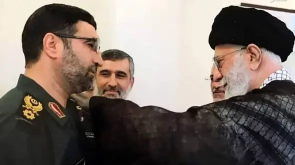 چرا سردار باقری نشان فتح را روی لباسش نصب نمی کرد؟ 