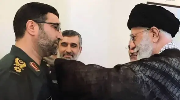 چرا سردار باقری نشان فتح را روی لباسش نصب نمی کرد؟ 