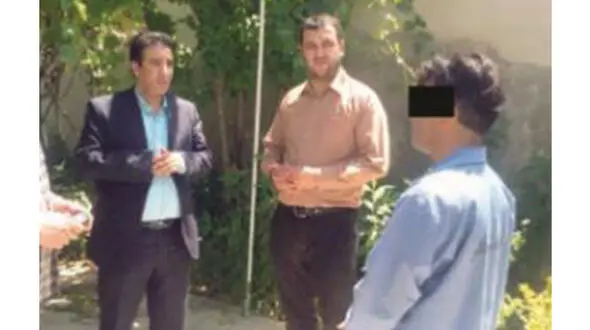 اعتراف به ارتباط با زنی با سانتافه مشکی! + عکس
