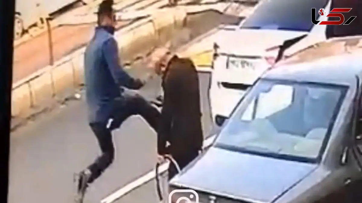 فیلم لحظه حمله یک اوباش به پیرمرد تبریزی / بی رحمانه او را زمین کوبید + توضیحات پسرش 