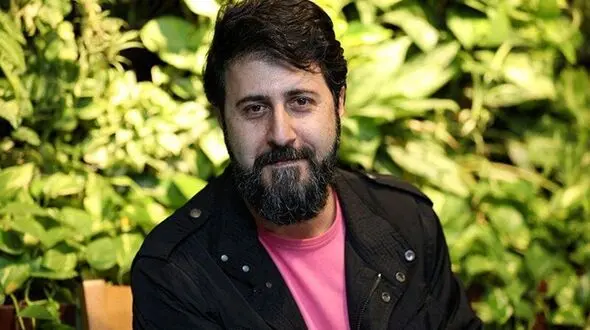 عکسی دیده نشده از هومن حاج عبداللهی، رحمتِ پایتخت در لباس احرام در کنار آزاده نامداری/ قابی دلنشین اما تلخ