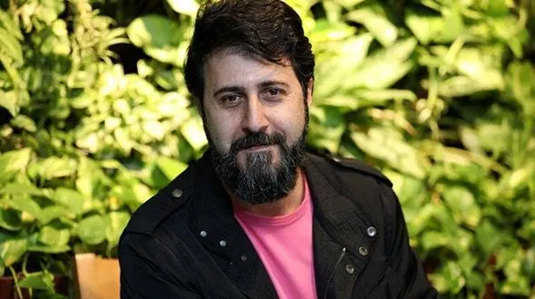 عکسی دیده نشده از هومن حاج عبداللهی، رحمتِ پایتخت در لباس احرام در کنار آزاده نامداری/ قابی دلنشین اما تلخ