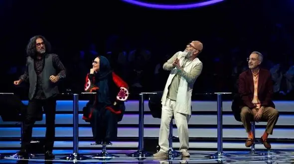 خوانندگی شاد شرکت کننده 15 ساله صداتو ! /  با آهنگ هر چی بین ما بود صحبت وفا بود ترکاند !