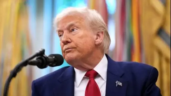 دور ریختن «عسل» توسط ترامپ: تصمیمی بحث‌برانگیز