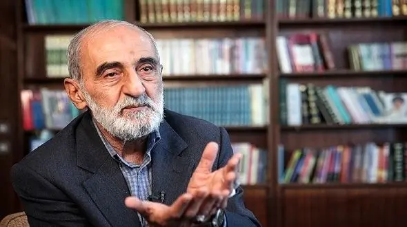 در تیم مذاکره‌کننده هسته‌ای تعدادی برای دشمن جاسوسی می‌کردند