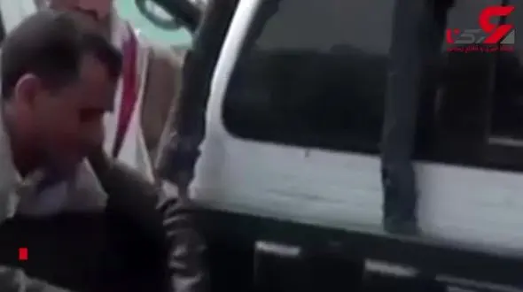 ببینید پدر در کنار جسد قطعه قطعه شده پسرش چه می کند؟!+ تصویر