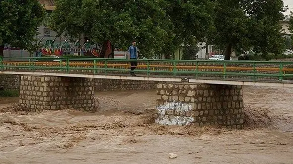  طغیان رودخانه‌های چهارمحال و بختیاری; ۱۷ پل فرعی و اصلی به زیر آب رفت 