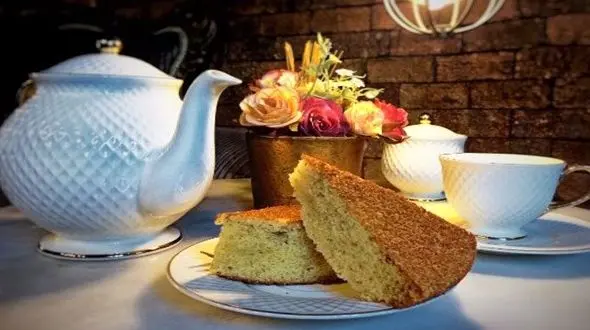 کیک موزی خانگی عصرانه ای ایده آل