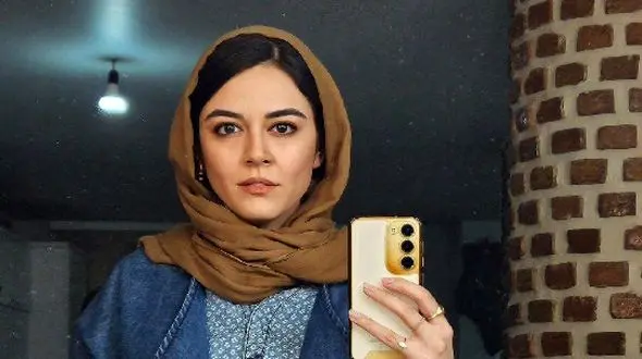 عکس | سلفی هانیه (ماهور الوند) سریال «جان سخت» با استایلی خاص