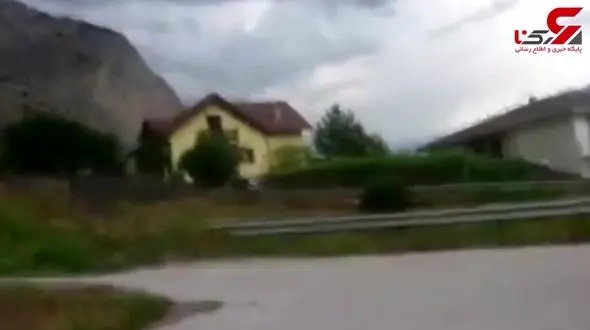سیل عجیب روستایی را پر از کثافتکاری حیوانات کرد+ فیلم
