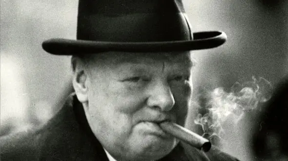 ببینید ؛ قیافه بامزه چرچیل در مهمانی تولد 