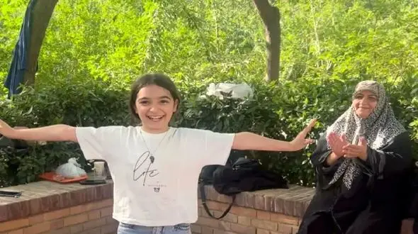 فیلم آواز شاد باش /  آذربایجانین گزل قیزی چه رقص آذری دور تندی رفت فقط ذوق و دستای مادر بزرگ