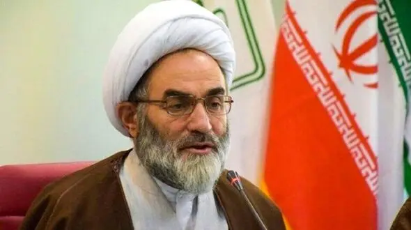 امام جمعه رشت: هیچ کس از کشف حجاب راضی نیست/ اصلاً «بزن بهادر» جایی ندارد؛ تذکر اثرگذار است