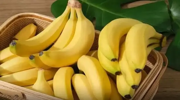 چگونه موز را تازه نگهداریم؟ تکنیک هایی برای جلوگیری از سیاه شدن