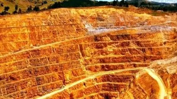 منافع معدن طلای زرکوه قروه باید به مردم کردستان هم برسد