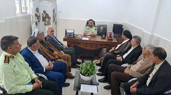 نشست صمیمی فرمانده انتظامی کرخه با سران طوایف+عکس