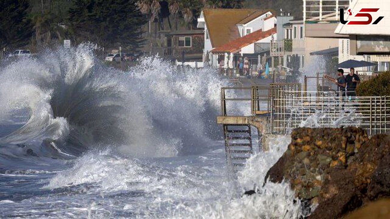 موج های 8 متری سواحل کالیفرنیا را درهم کوبید