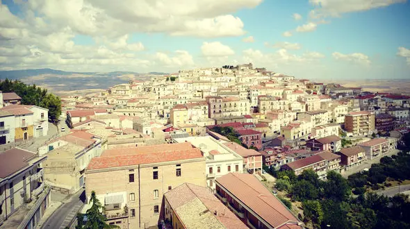 مقیم این شهر در ایتالیا شوید و 2 هزار یورو هدیه بگیرید