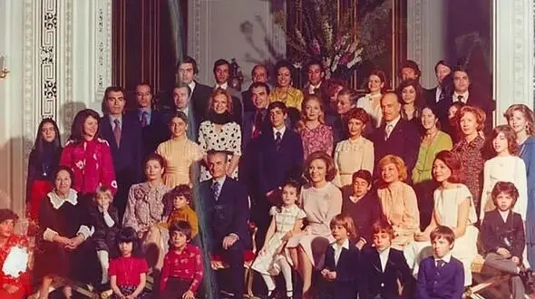 افشای راز ثروت افسانه ای خاندان پهلوی  /  چمدان‌های پر از جواهرات چه شد ؟!
