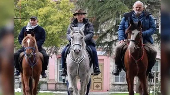 این 3 مرد با اسب  برای زیارت خانه خدا به مکه رفتند