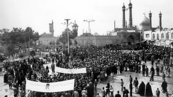 19 دی سالروز قیام خونین مردم قم