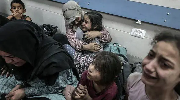 ادعای ساختگی اسرائیل  مبنی بر وجود سلاح در بیمارستان شفا / اشغالگران تعدادی اجساد را از داخل مجتمع پزشکی ربودند