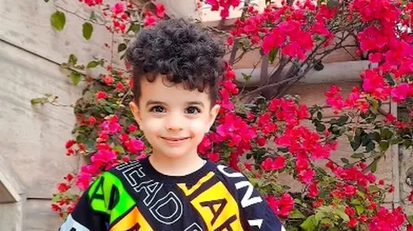 فیلم / نگاهی به چیدمان خانه شاهانه و مجلل مهدیار کلائی «سالارِ پایتخت» / از مبلمان سلطنتی و مدرن و حیاط سرسبز تا تابلوهای هنری و پرده‌های اعیانی .../ قابلمه رویی دیگه آخرشه ...