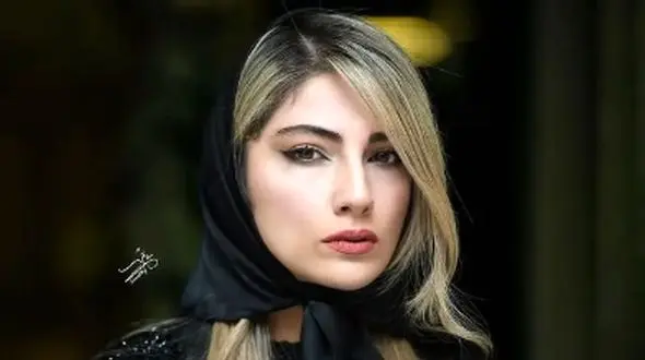 فیلم / نگاهی به چیدمان لوکس خانه محیا دهقانی / از فرش درختی تا   آینه کنسول سلطنتی، مجسمه سنگی ../ حیوان خانگی بازگوش همرنگ فرش ...