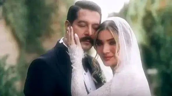 بعد از عروسی مجلل و لاکچری کامران تفتی و متین ستوده یادی کنیم از روزی که کامران تفتی گفت: شرایط برای ازدواج سخت است من در حد توانم مراسم ازدواجم را برگزار میکنم اما از اسراف متنفرم!