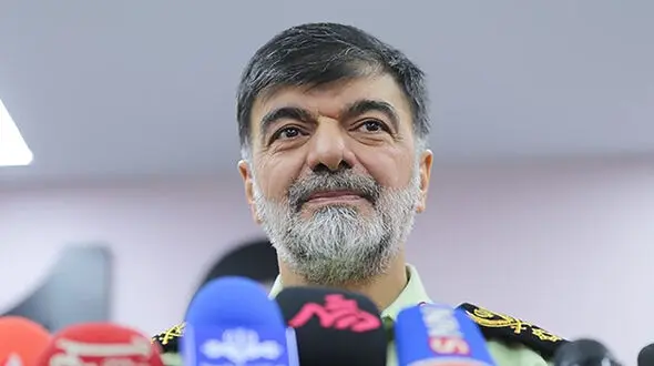 بازدید سردار رادان از کلانتری ۱۶ زاهدان