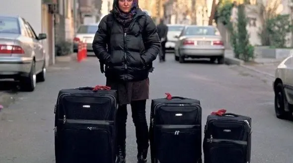 دانشگاه‌های ایران دانشجویان ممتاز برای اقتصاد غرب و شرق تربیت می‌کنند!/ بحرانی برای امنیت و آینده کشور