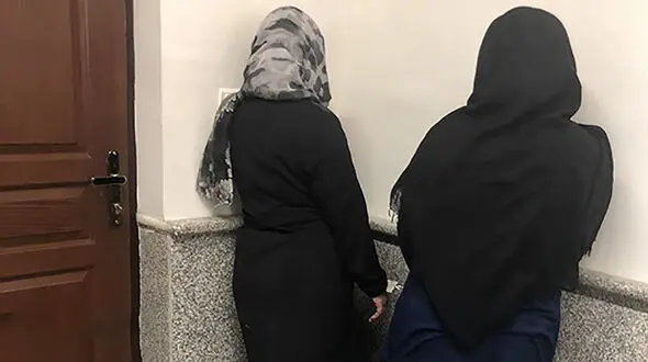 بازداشت 2 زن بی آبرو در کرمانشاه / آنها مسلح به تفنگ کلاشینکف بودند