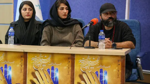 روایت رنج بشر، دموکراسی با طعم همبرگر و دروغ‌پردازی