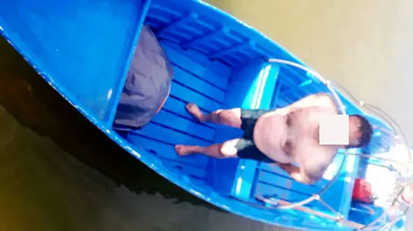 نجات مسافر از گل و لای خلیج گرگان