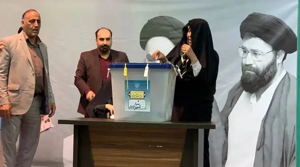 مشارکت عفت مرعشی و فاطمه هاشمی در انتخابات