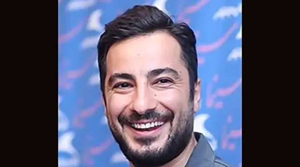 فیلم دلداری دادن نوید محمدزاده به دختر بچه گریان ! /  تو خیلی قشنگی خیلی... ! / فقط قدرت کلامش را ببینید !