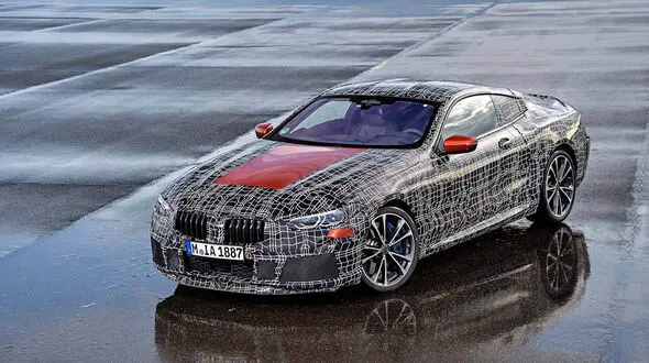 تصویر بی ام و سری 8 لو رفت!/کولاک این خودرو در مسابقات لمانز